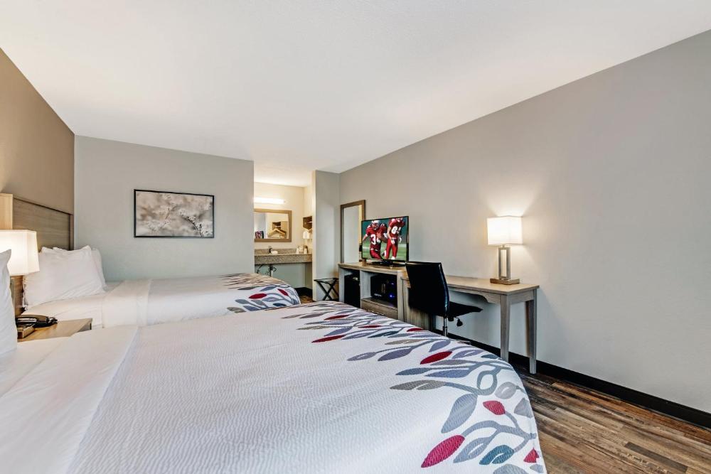 Deluxe Room with Two Queen Beds Non-Smoking interior